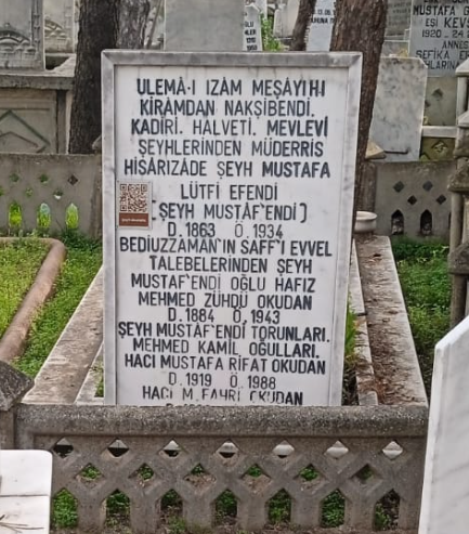 Dosya:Mehmed Zühdü Okudan Kabir 2.png
